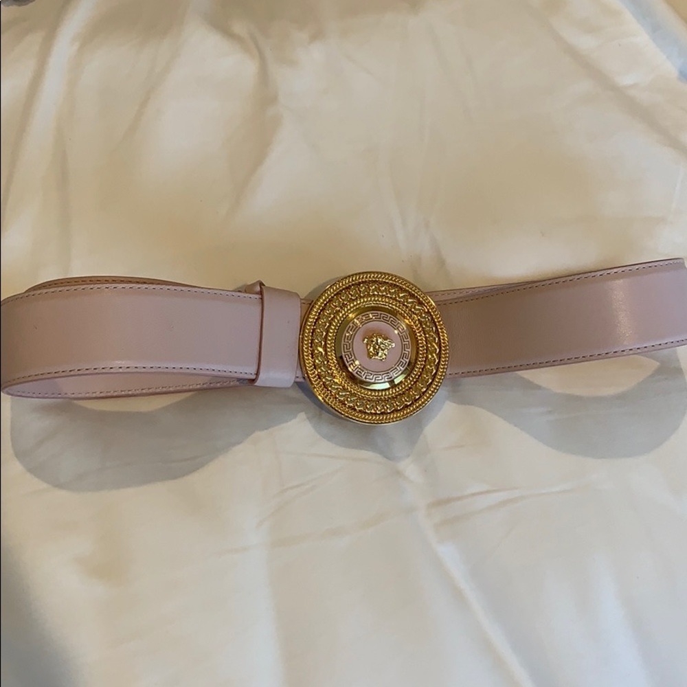 Versace women’s belt light pink. great condition.